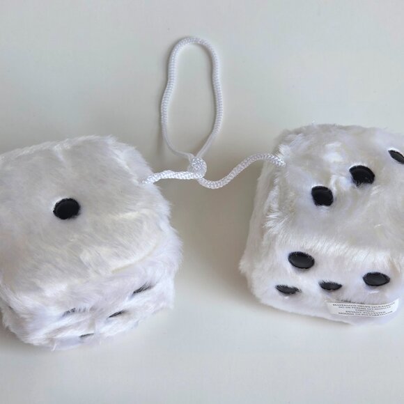 Fluffy White Fuzzy Dice - Retro Style - Picture 5 of 9